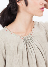 Load image into Gallery viewer, Cây gai Ăn trong thiên Nhiên
