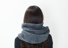 Load image into Gallery viewer, Knit Neck Warmer màu Xám
